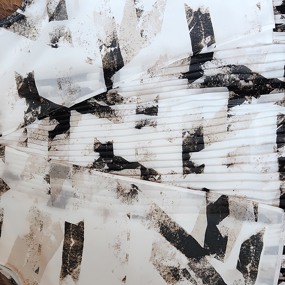 Top - Picture 6 of 16